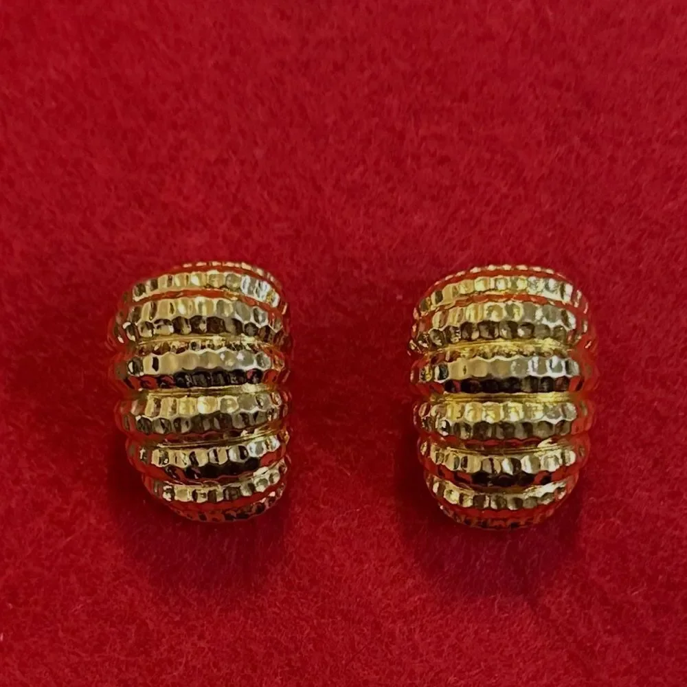Joan Rivers Vintage Signed Gold Dome Statement Clip Earrings